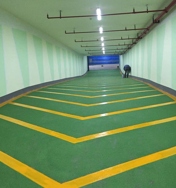 龙湖地产无震动止滑坡道