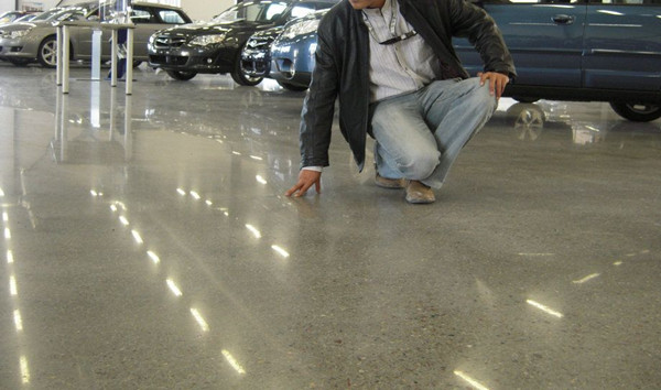 环氧地坪表面起皮原因和处理方法